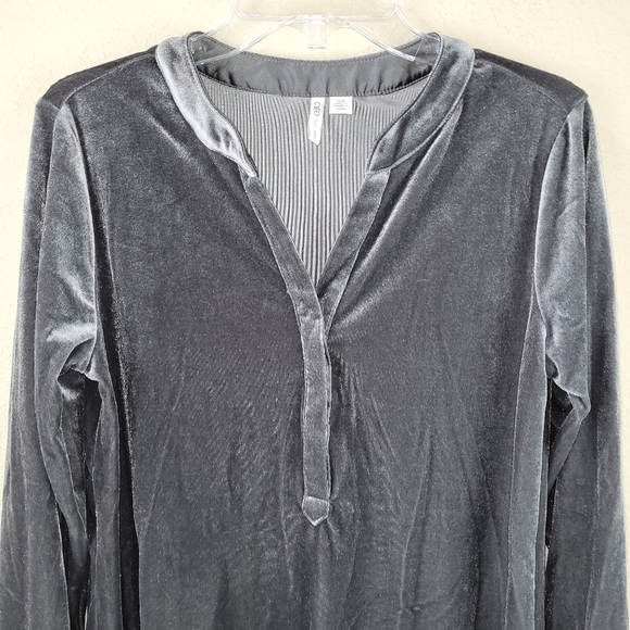 Cato Shirt Womens XS Tunic Grey Stretch‎ Velvet Popover Holiday Christmas - Picture 2 of 12